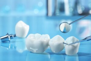 Dental crowns. 